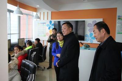 市就業局一行深入宜君縣檢查指導創業孵化基地和創業示范站工作
